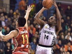 CBA传奇外援哈德森身高之谜，1米91的身高如何铸就CBA历史得分王？