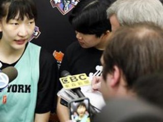 WNBA季后赛大比分逆转，纽约自由人队惊天逆转夺冠