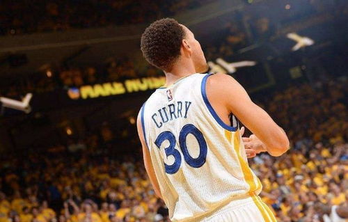 NBA球员排行榜为何没有库里?数据之外的偏见与真相 NBA球员排行榜为何没有库里?数据之外的偏见与真相